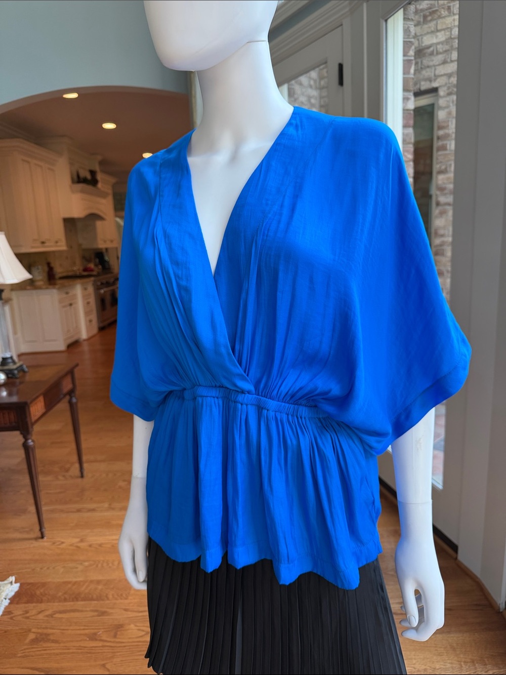 Mustard Seed Vibrant Blue V-Neck Gathered Waist Blouse